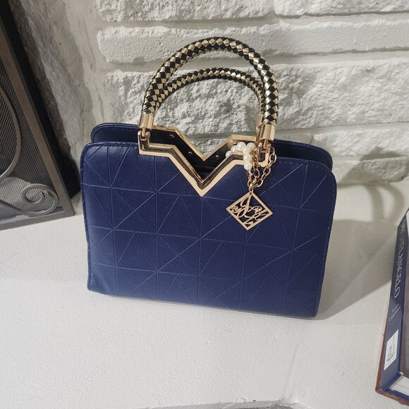 Navy Purse - Picture 2 of 4